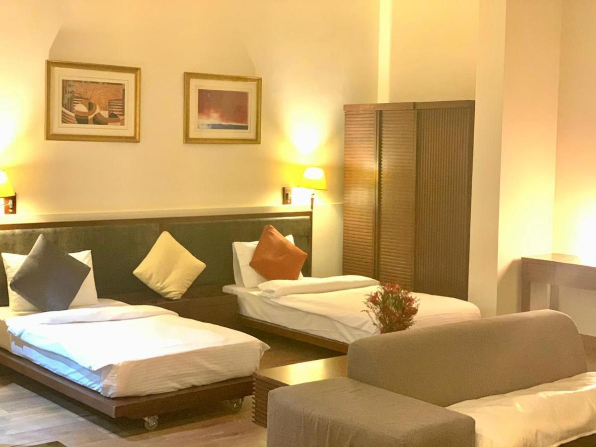 Le Jazz Hotel Kuwait City Esterno foto