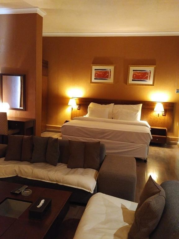 Le Jazz Hotel Kuwait City Esterno foto