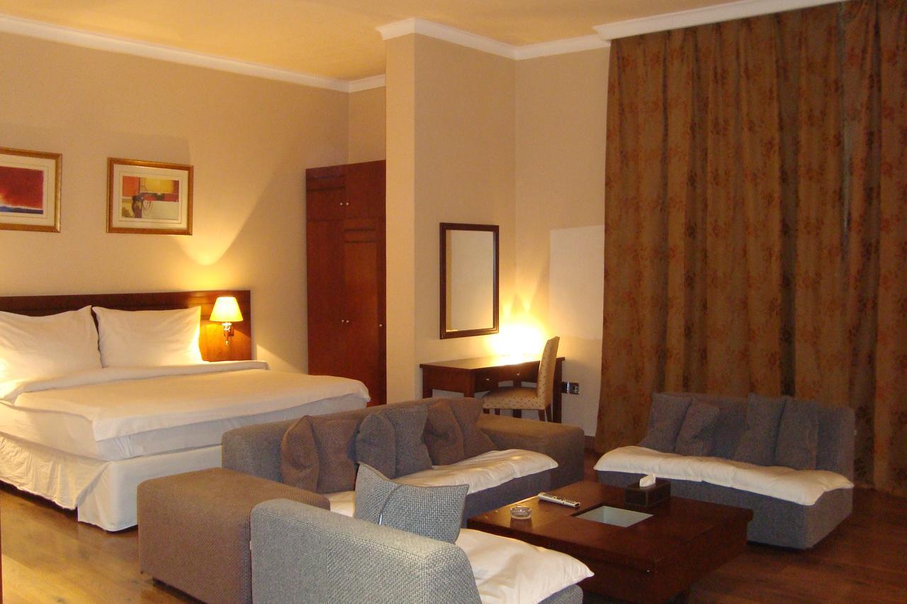 Le Jazz Hotel Kuwait City Esterno foto