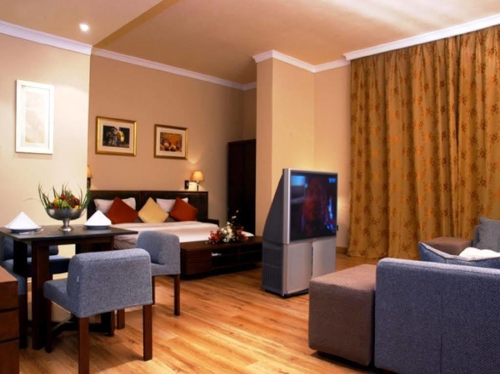 Le Jazz Hotel Kuwait City Esterno foto